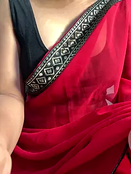 VR here 4U online show from September 8, 2025, 5:01 pm