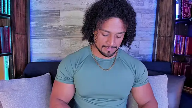 Snapshot of MikeEstevess chatting on August 1, 2026, 8:01 am MikeEstevess online show from August 1, 2026, 8:01 am