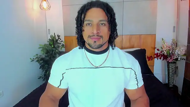 Snapshot of MikeEstevess chatting on July 20, 2026, 7:27 am MikeEstevess online show from July 20, 2026, 7:27 am