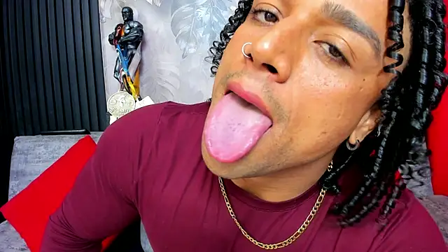 MikeEstevess online show from October 18, 2025, 3:08 am