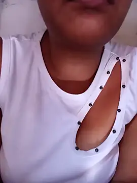 Snapshot of Andreita_95 chatting on September 25, 2025, 2:34 pm Andreita 95 online show from September 25, 2025, 2:34 pm