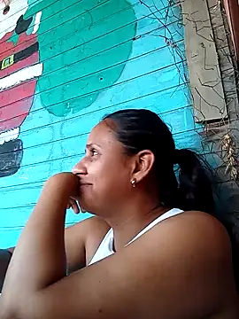 Snapshot of Andreita_95 chatting on September 14, 2025, 8:20 pm Andreita 95 online show from September 14, 2025, 8:20 pm