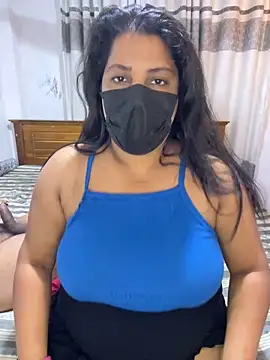 NOORA-GIRL online show from March 13, 2026, 11:21 pm