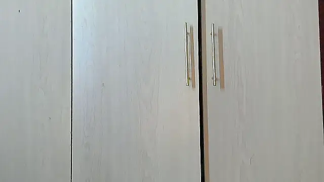 Snapshot of Destiny_Desire chatting on February 4, 2026, 7:20 pm Destiny Desire online show from February 4, 2026, 7:20 pm