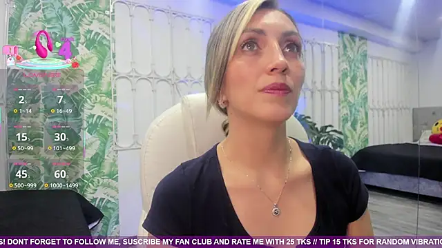 Snapshot of anny_sweet72 chatting on September 12, 2025, 12:27 pm anny sweet72 online show from September 12, 2025, 12:27 pm