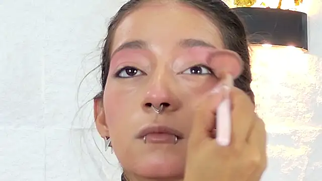 Snapshot of zorravioletta1 chatting on October 16, 2025, 12:24 pm zorravioletta1 online show from October 16, 2025, 12:24 pm