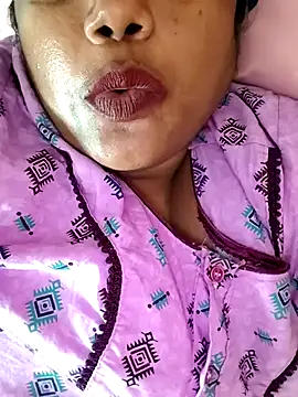 Snapshot of Swapna_143 chatting on December 24, 2024, 7:33 pm Swapna 143 online show from December 24, 2024, 7:33 pm