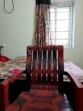 Snapshot of Swapna_143 chatting on December 18, 2024, 2:42 am Swapna 143 online show from December 18, 2024, 2:42 am