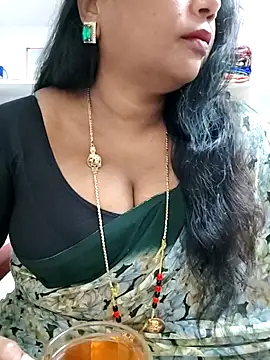 Snapshot of Swapna_143 chatting on September 16, 2025, 3:07 am Swapna 143 online show from September 16, 2025, 3:07 am