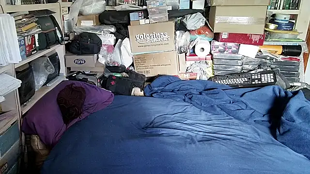 hadeszeuss2 online show from April 4, 2026, 1:39 pm