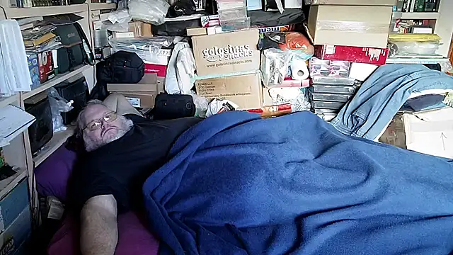 hadeszeuss2 online show from January 7, 2026, 2:44 pm