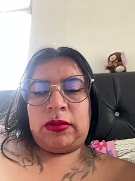 Devilsweet17 online show from February 6, 2026, 7:21 pm