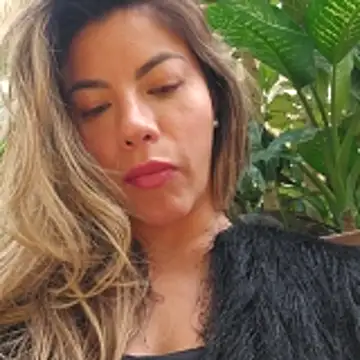 Karen San Miguel online show from October 21, 2025, 8:08 pm