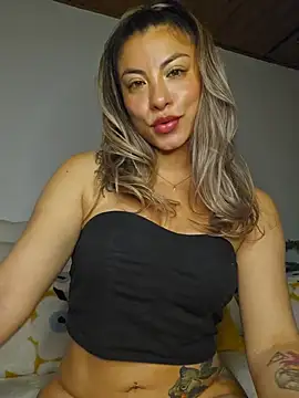 Snapshot of Karen_San_Miguel chatting on March 9, 2025, 7:05 pm Karen San Miguel online show from March 9, 2025, 7:05 pm