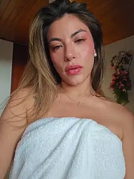 Karen San Miguel online show from March 30, 2026, 8:32 pm