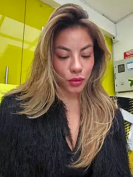 Karen San Miguel online show from October 24, 2025, 7:46 pm