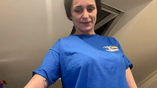 JeSuisUnTapin online show from January 5, 2026, 5:27 pm