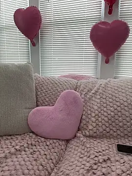 Snapshot of LoveShae_ chatting on February 28, 2026, 4:39 pm LoveShae online show from February 28, 2026, 4:39 pm