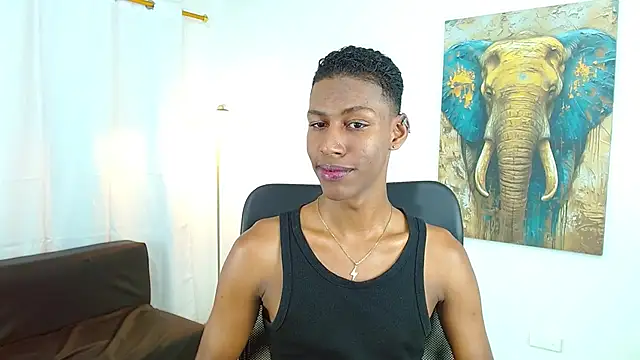 maiki18  online show from November 25, 2025, 8:42 pm