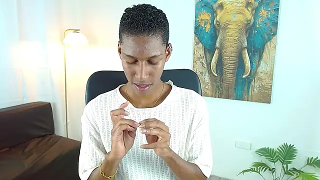 maiki18  online show from October 21, 2025, 9:03 pm