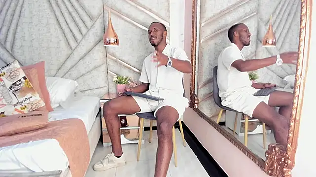 JamesParck online show from March 14, 2025, 6:07 pm