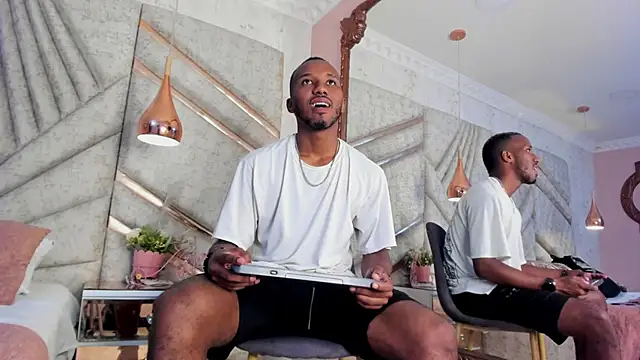 JamesParck online show from March 20, 2025, 3:36 pm