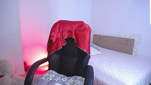 keelly richaardson1 online show from February 8, 2025, 1:11 am