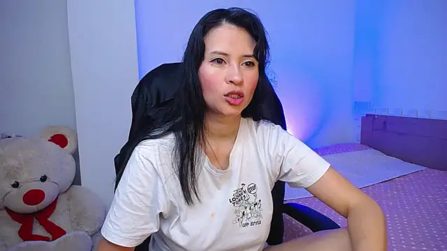 keelly richaardson1 online show from February 13, 2025, 9:27 pm