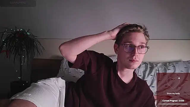 Shirizi online show from January 12, 2026, 9:41 pm