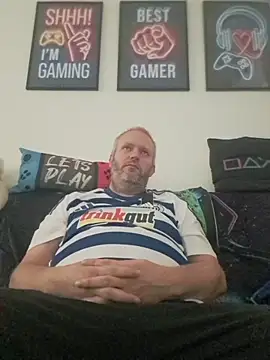 ShyBoy1982 online show from October 19, 2025, 2:53 pm