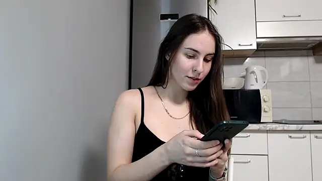 Snapshot of SierraSky_ chatting on February 8, 2025, 6:11 pm SierraSky online show from February 8, 2025, 6:11 pm