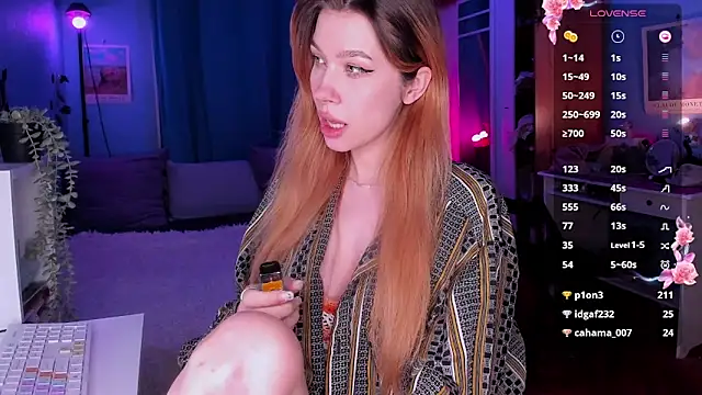 tenderdreams online show from March 2, 2025, 3:08 pm