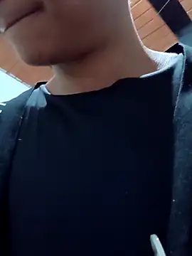 Leslly  online show from April 25, 2026, 3:09 am