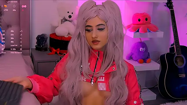 Snapshot of LaylaBrown chatting on September 20, 2025, 7:19 pm LaylaBrown online show from September 20, 2025, 7:19 pm
