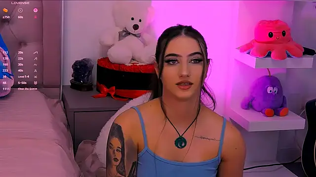 Snapshot of LaylaBrown chatting on September 19, 2025, 7:51 pm LaylaBrown online show from September 19, 2025, 7:51 pm