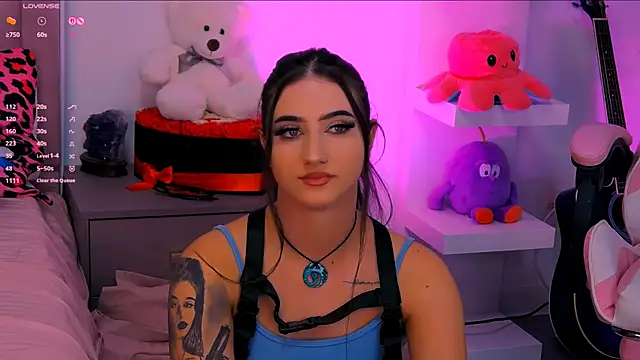 Snapshot of LaylaBrown chatting on September 17, 2025, 8:11 pm LaylaBrown online show from September 17, 2025, 8:11 pm