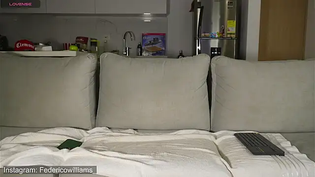 Derek w online show from October 1, 2025, 2:49 am