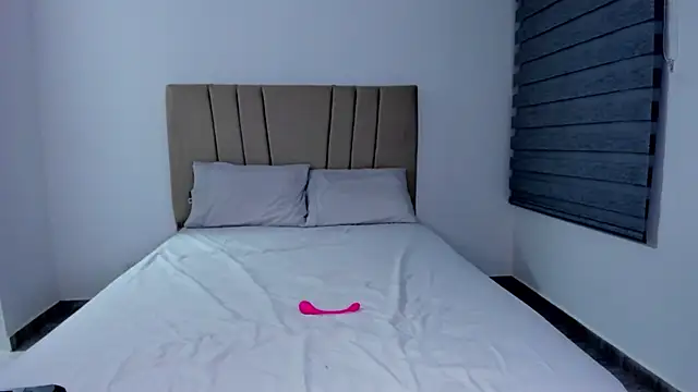 Natasha-28 online show from March 5, 2026, 2:08 am