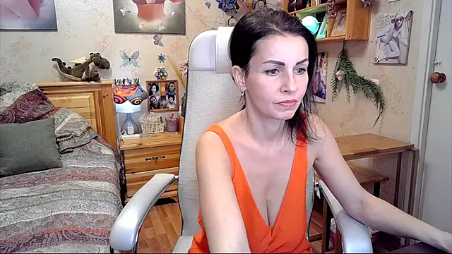 Snapshot of Kendra_Mom chatting on February 27, 2025, 6:42 pm Kendra Mom online show from February 27, 2025, 6:42 pm