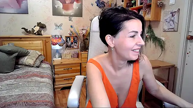 Snapshot of Kendra_Mom chatting on March 15, 2025, 1:18 pm Kendra Mom online show from March 15, 2025, 1:18 pm