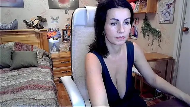 Snapshot of Kendra_Mom chatting on December 5, 2024, 5:55 pm Kendra Mom online show from December 5, 2024, 5:55 pm