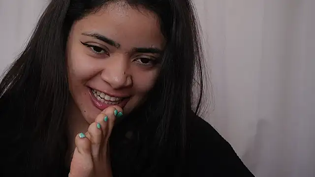 Snapshot of Feetgirl01 chatting on January 5, 2025, 11:48 am Feetgirl01 online show from January 5, 2025, 11:48 am