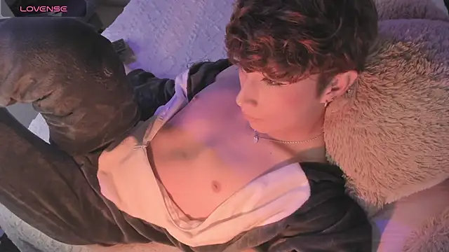 Snapshot of AdamDayt chatting on February 7, 2025, 3:34 am AdamDayt online show from February 7, 2025, 3:34 am