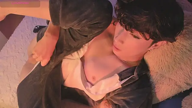 Snapshot of AdamDayt chatting on January 19, 2025, 10:28 pm AdamDayt online show from January 19, 2025, 10:28 pm