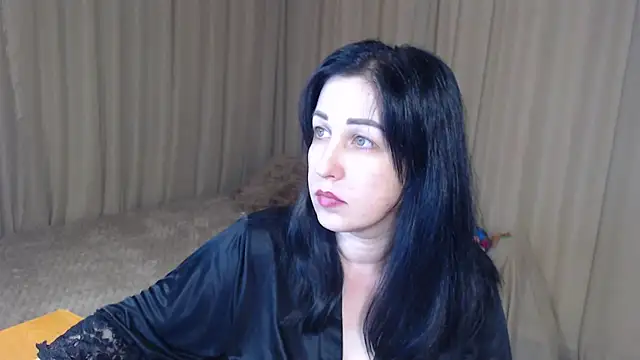 JillStevens online show from December 16, 2025, 5:28 pm