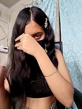 Snapshot of Parinaaz18 chatting on February 13, 2026, 1:38 am Parinaaz18 online show from February 13, 2026, 1:38 am