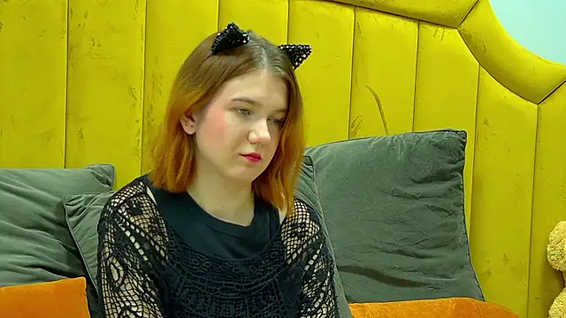 LessySmith online show from October 11, 2025, 4:19 pm