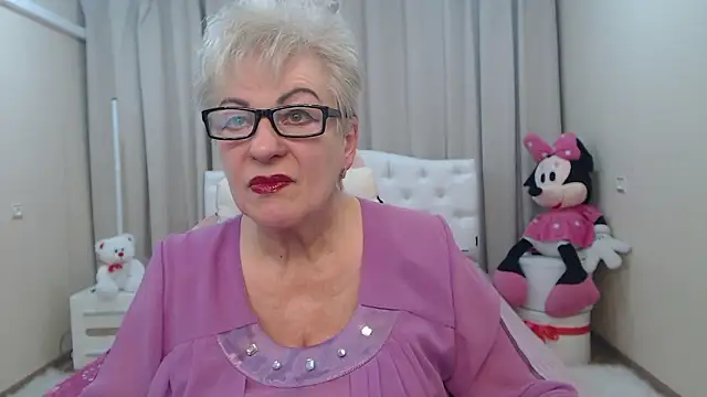 Snapshot of KayleSmoll chatting on February 25, 2026, 7:47 pm KayleSmoll online show from February 25, 2026, 7:47 pm