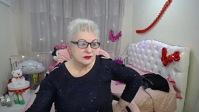 KayleSmoll online show from March 11, 2025, 7:25 pm