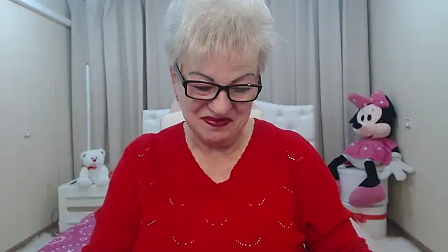 Snapshot of KayleSmoll chatting on February 17, 2026, 7:55 pm KayleSmoll online show from February 17, 2026, 7:55 pm